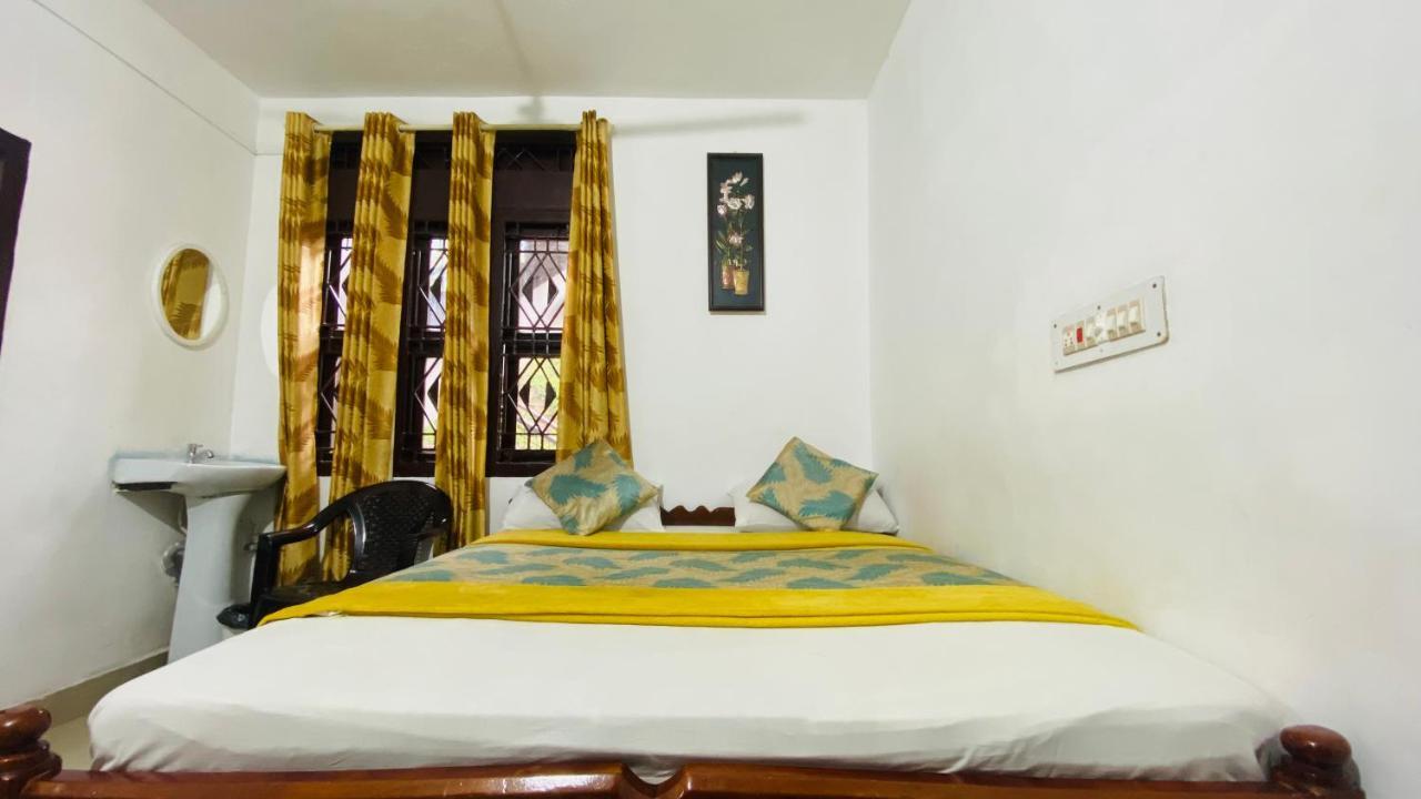 Hotel CAVERI inn Madikeri Exterior foto