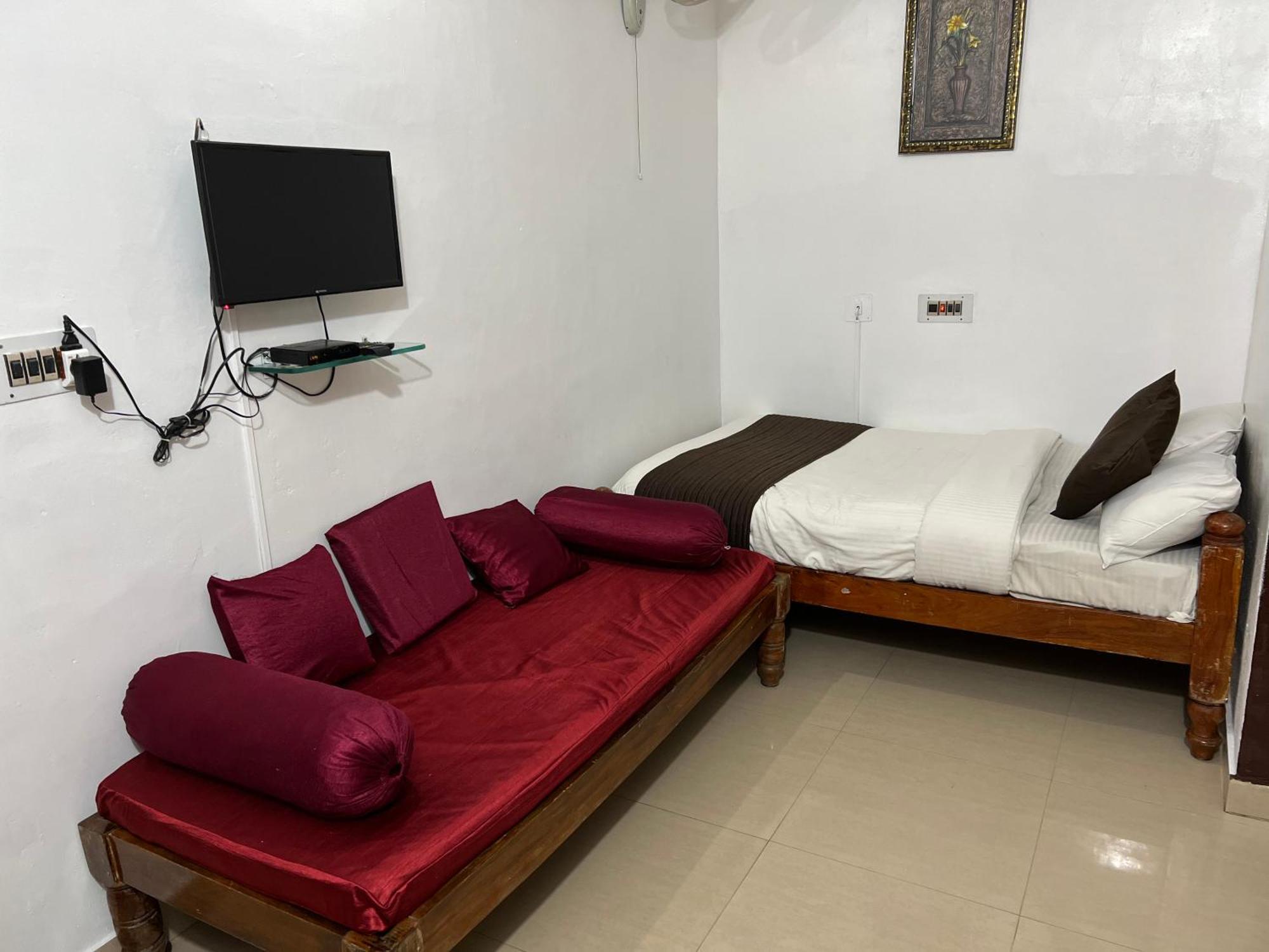 Hotel CAVERI inn Madikeri Exterior foto