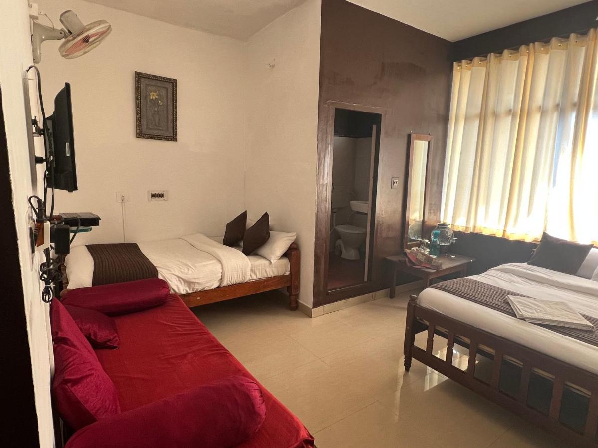 Hotel CAVERI inn Madikeri Exterior foto