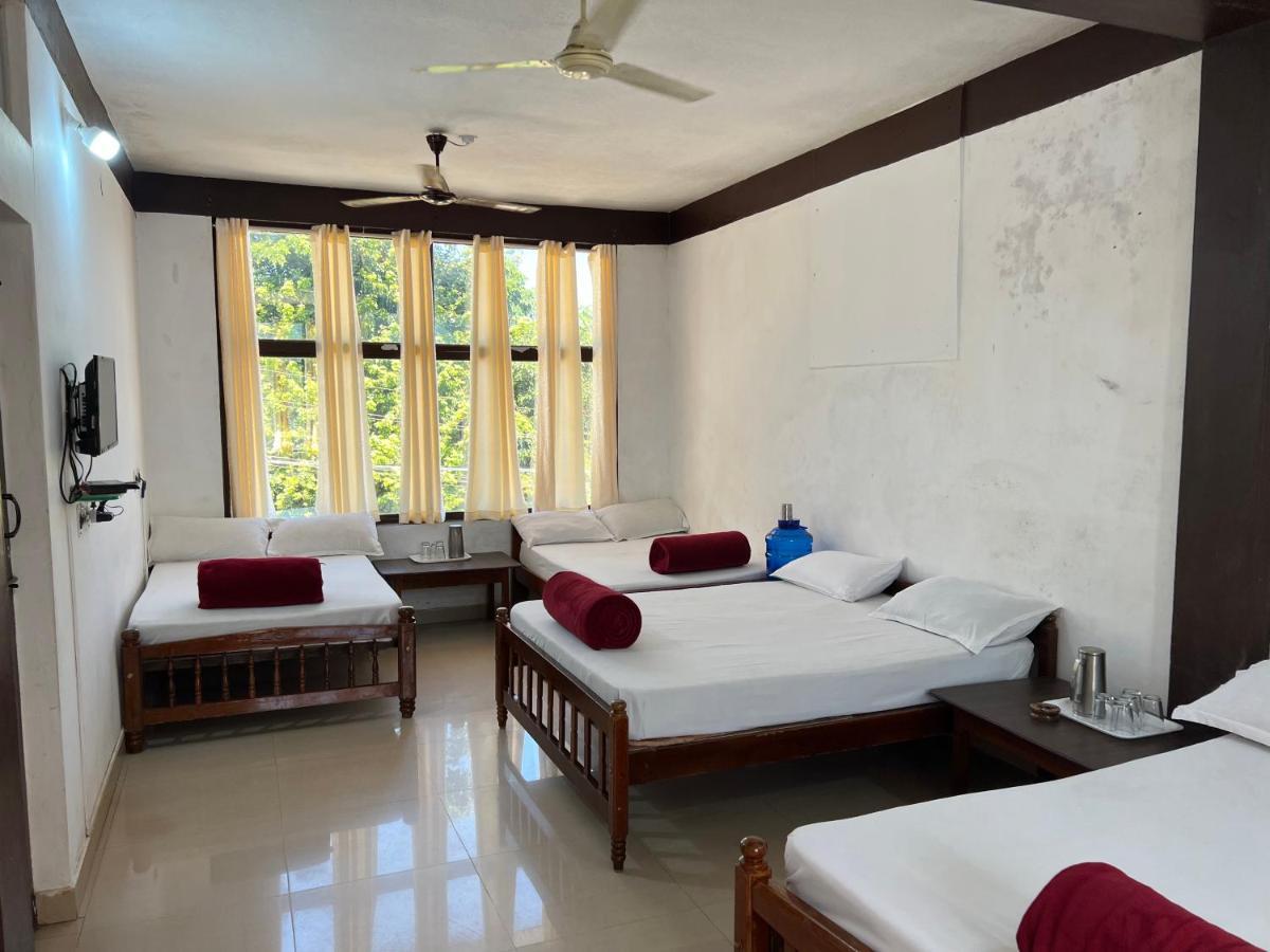 Hotel CAVERI inn Madikeri Exterior foto
