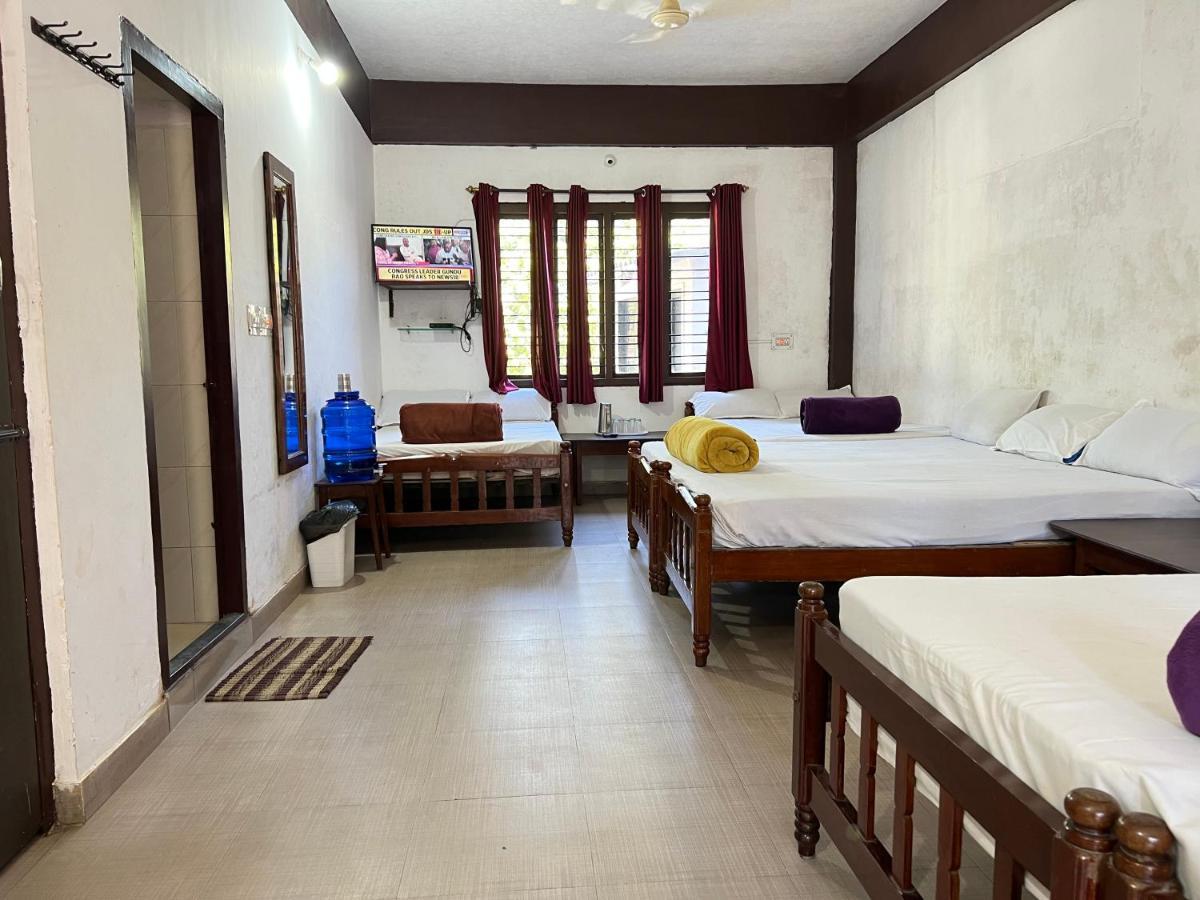 Hotel CAVERI inn Madikeri Exterior foto