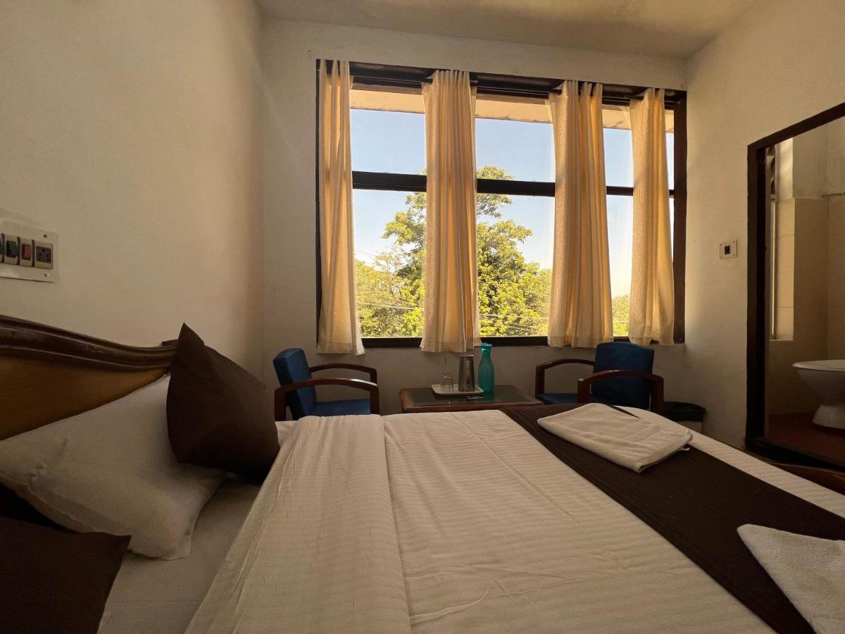 Hotel CAVERI inn Madikeri Exterior foto