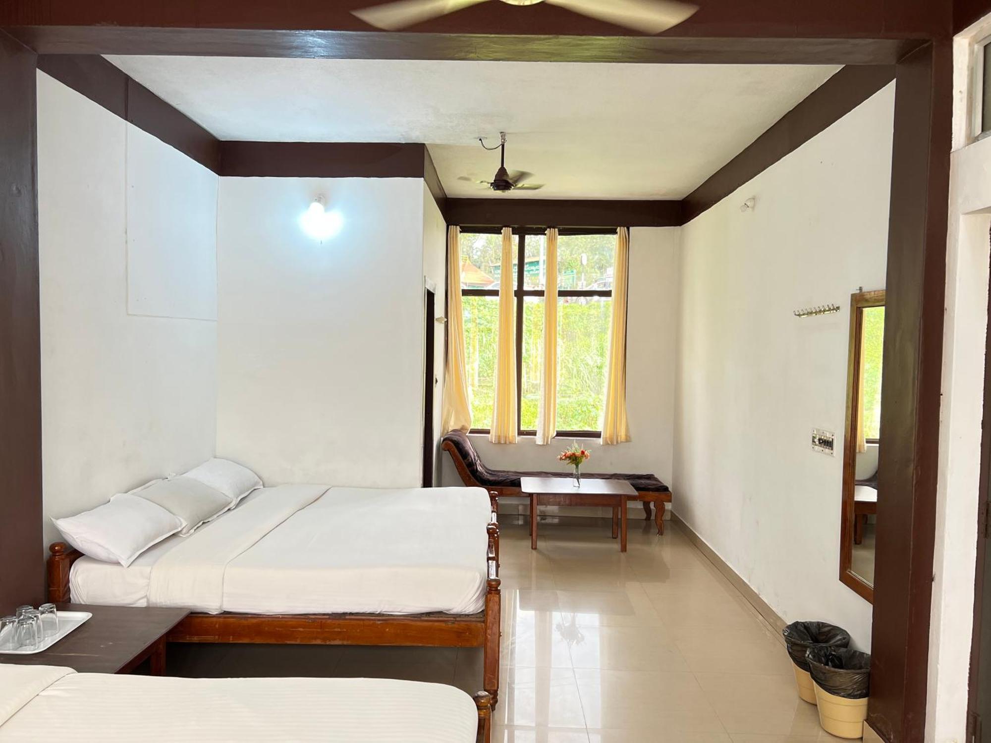 Hotel CAVERI inn Madikeri Exterior foto