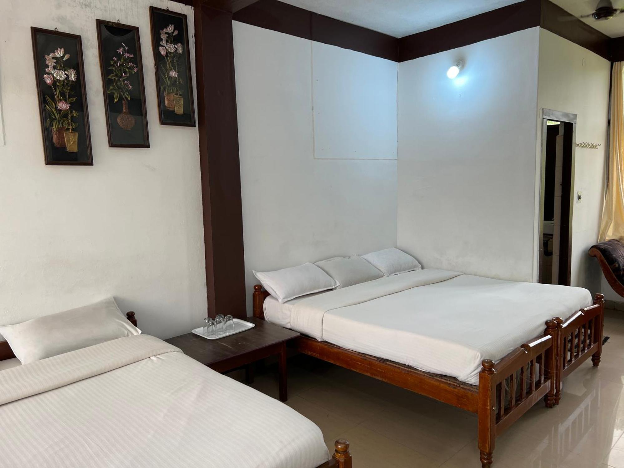 Hotel CAVERI inn Madikeri Exterior foto