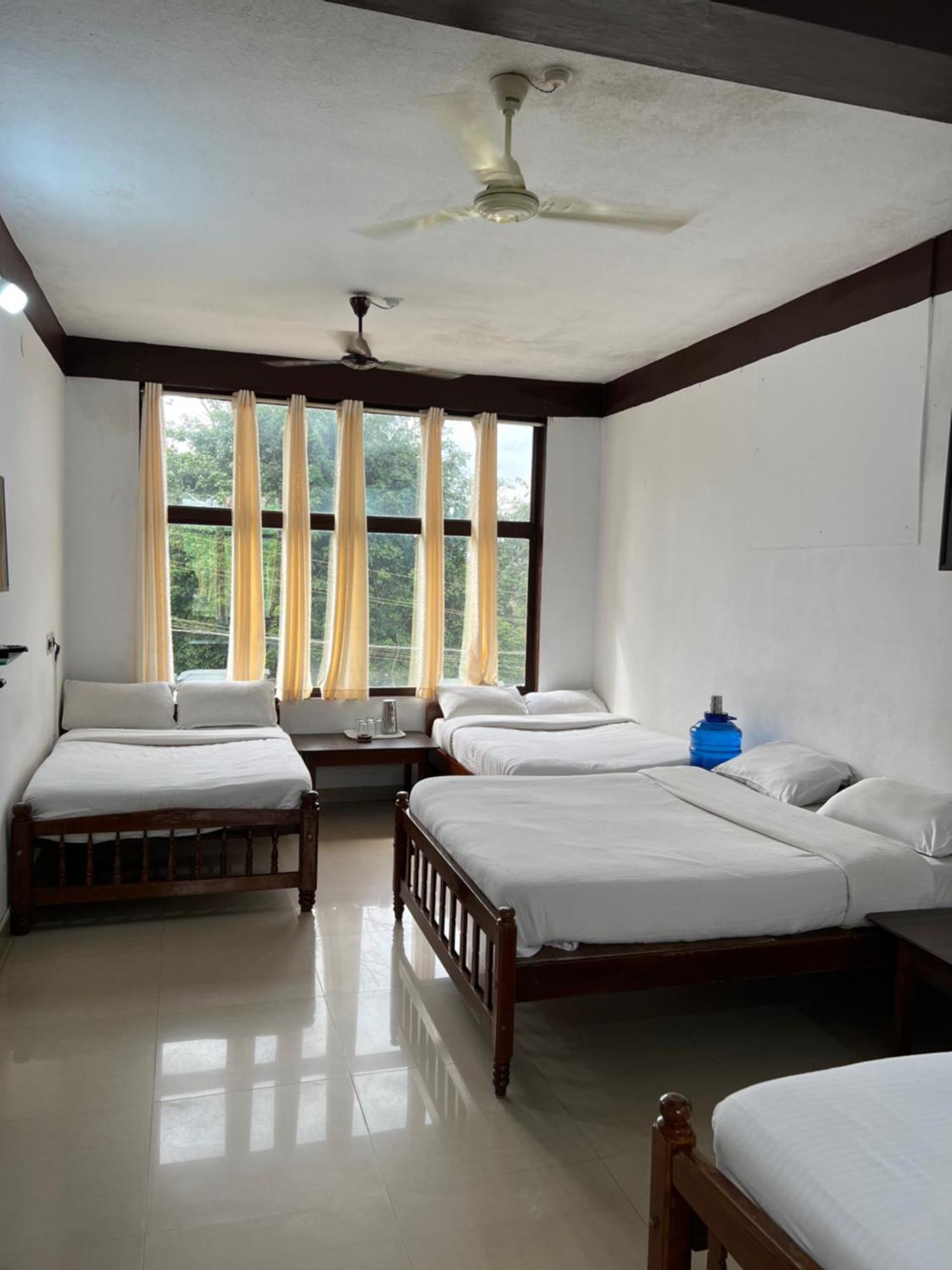 Hotel CAVERI inn Madikeri Exterior foto