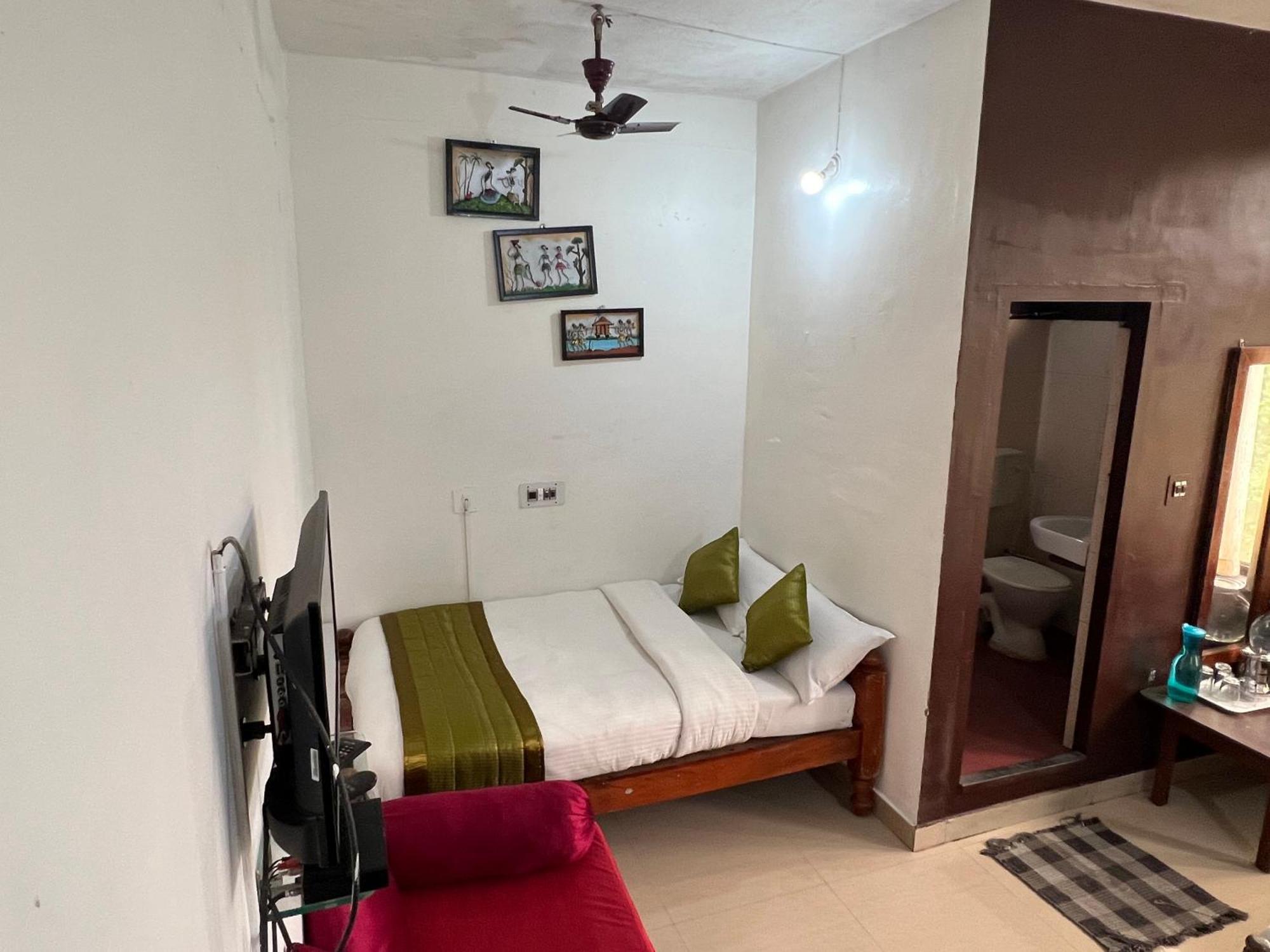 Hotel CAVERI inn Madikeri Exterior foto