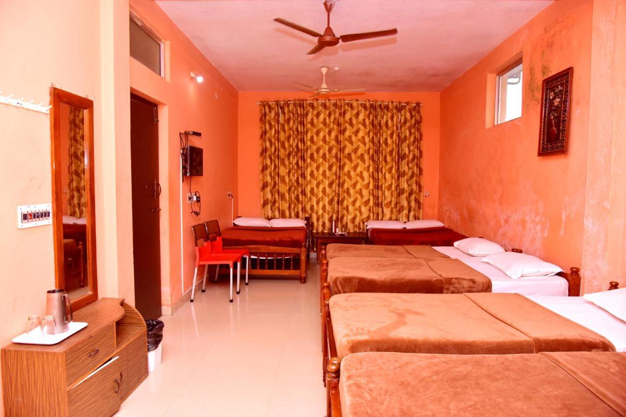 Hotel CAVERI inn Madikeri Exterior foto